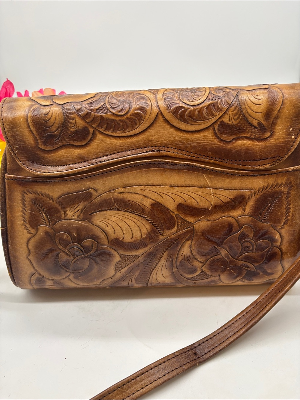 Vintage Mexican Hand-Tooled Brown Leather Floral Crossbody or Shoulder Bag - Picture 6 of 15